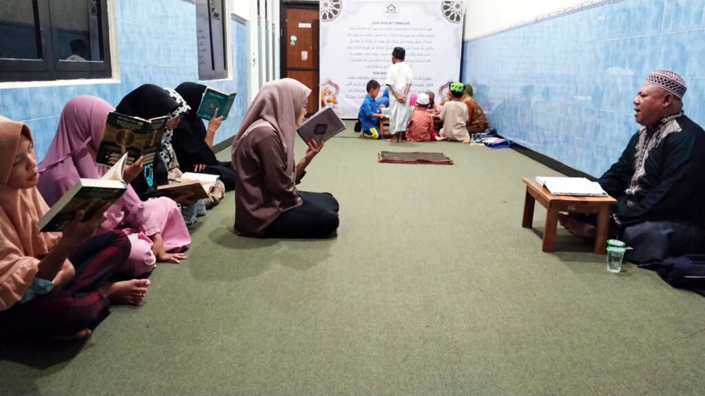 Kegiatan Mengajar Baca Al-Qur'an dan Tilawah Rutin di Panti Asuhan Ulin Nuha Sidoarjo, Membentuk Generasi yang Cinta Al-Qur'an